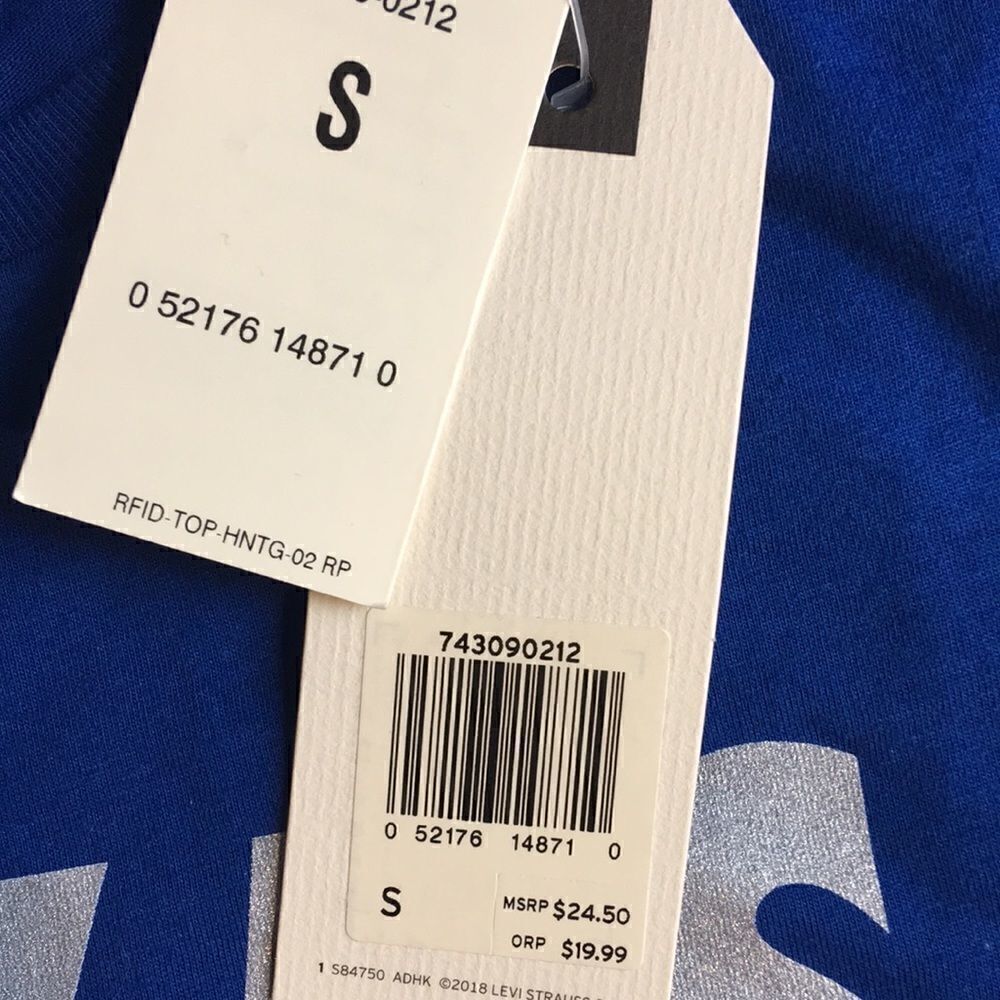NWT Adult Levi’s T-shirt - Picture 6 of 9